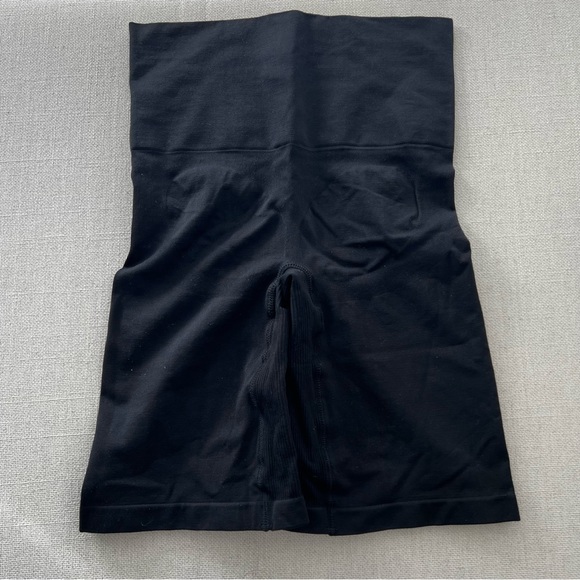 Black High Waist Sculpting Shapewear Shorts - Picture 4 of 5